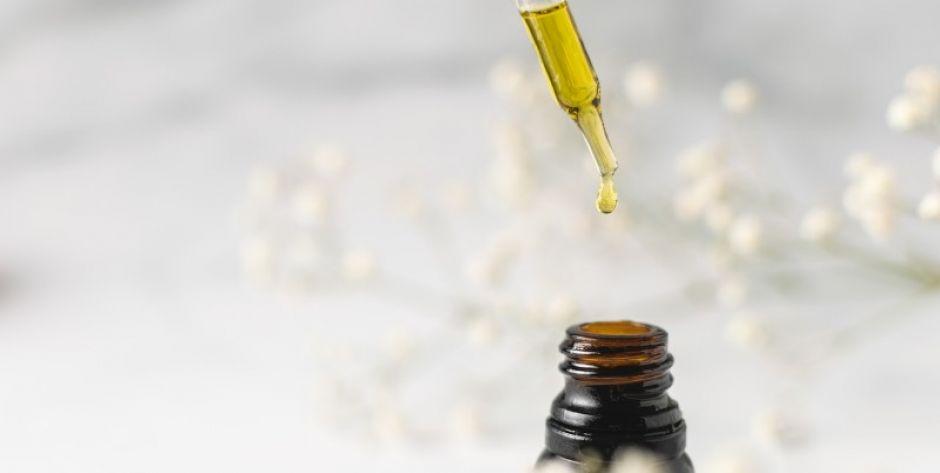 Olejki CBD - jak działają? Czy są legalne?