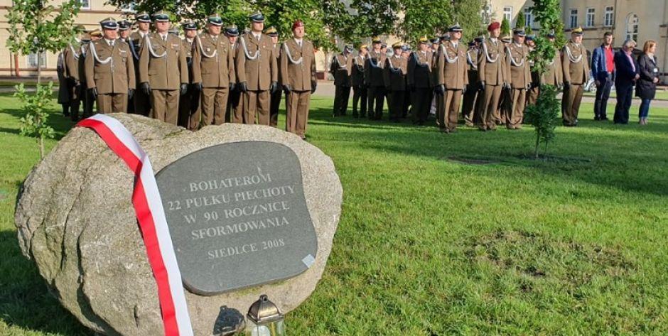 Odsłonięto tablice upamiętniające byłe jednostki stacjonujące w garnizonie Siedlce 