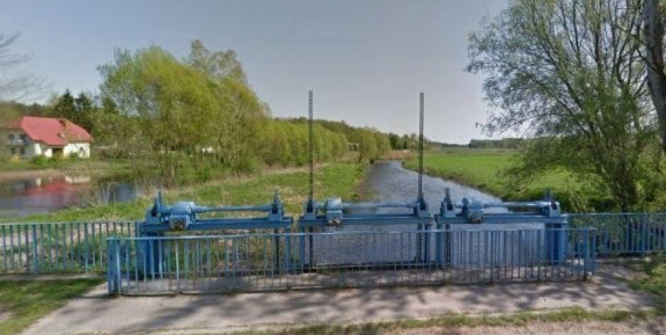 Pijany 22-latek  z Siedlec prawie utopił się w Muchawce