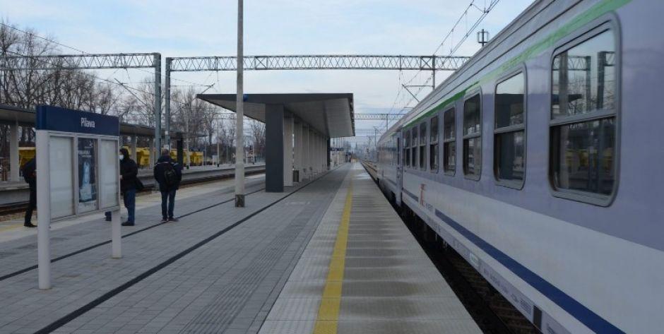 Uderzył skuterem w opuszczające się zapory 