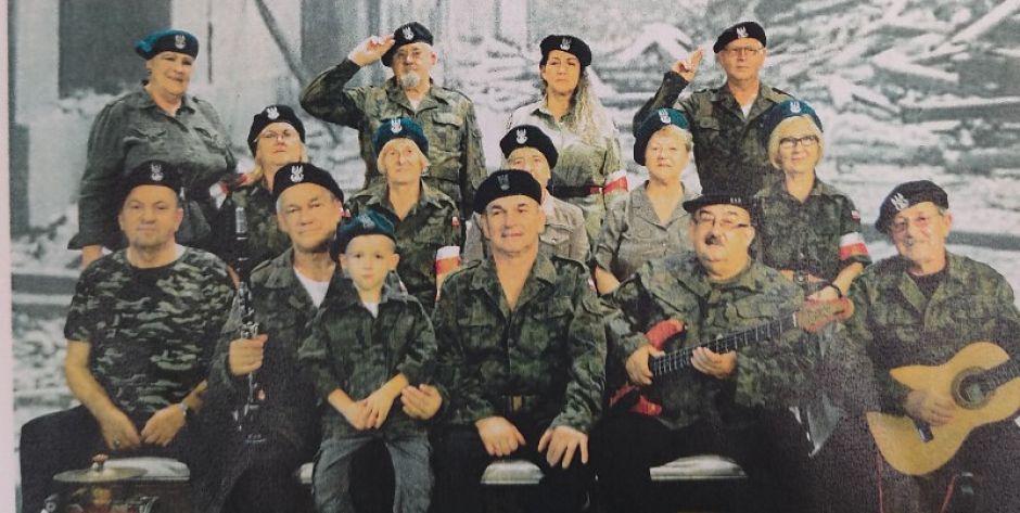 Seniorynki zaśpiewają w hołdzie żołnierzom