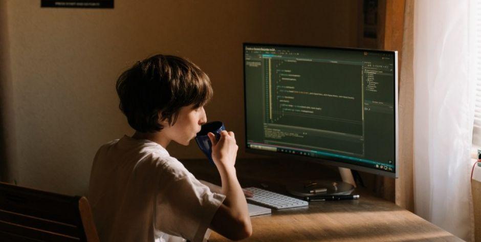 Front end developer – czym się zajmuje i jak nim zostać?