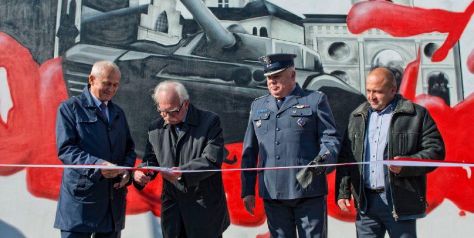Odsłonięto mural na siedleckim więzieniu