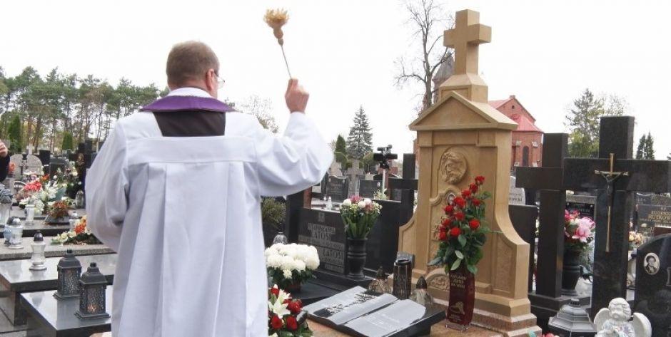 Nagrobek ks. Zbigniewa Latosiego