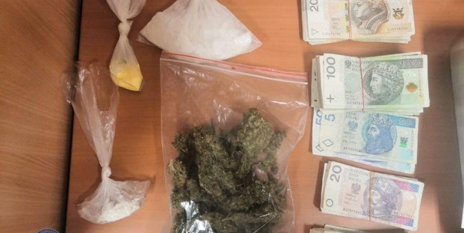 Mińszczanin odpowie za posiadanie znacznych ilości narkotyków i nielegalnych papierosów