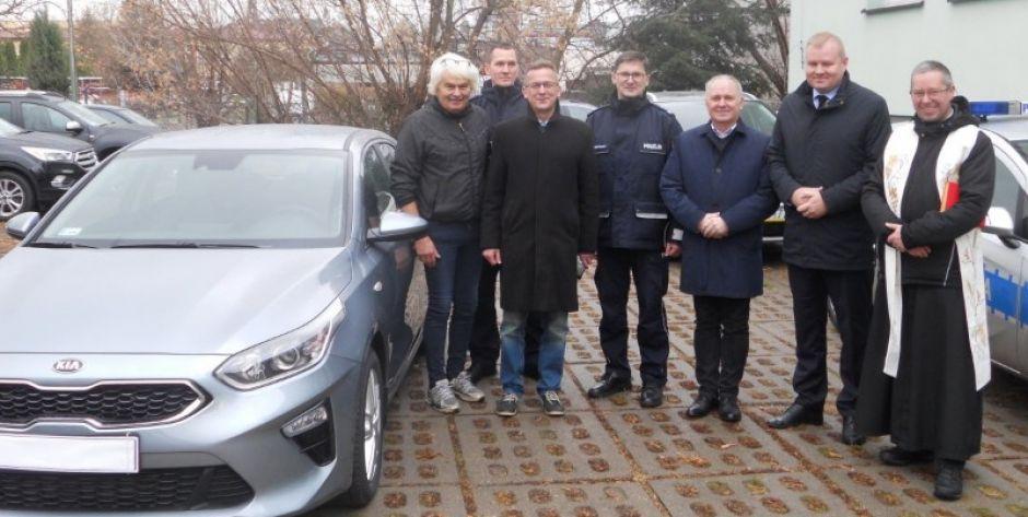 Komisariat Policji w Skórcu wzbogacił się o nowe nieoznakowane auto