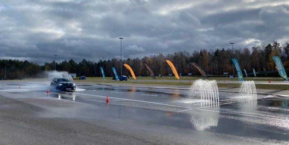 Nawet 2400 kierowców skorzysta ze szkoleń na Torze Modlin