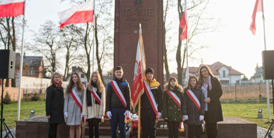 11 listopada pod pomnikiem w Iganiach