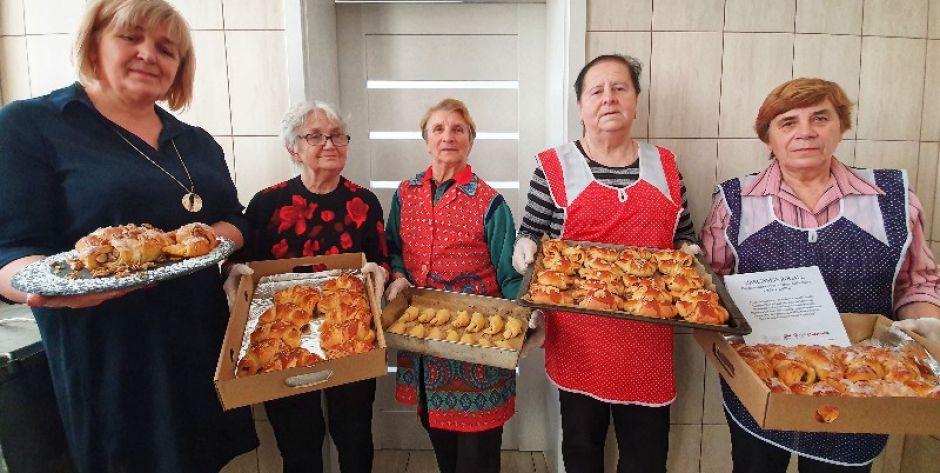 Żwawe Babki piekły Marcińskie Rogale
