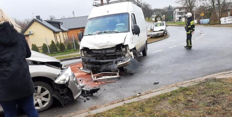 Wypadek w Skórcu - utrudnienia na DW803