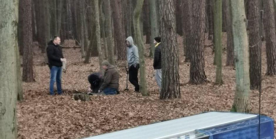 Pasjonat militariów znalazł starą amunicję w lesie