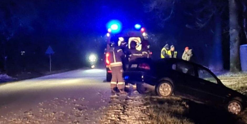 Trudne warunki na drogach. Jest bardzo ślisko!