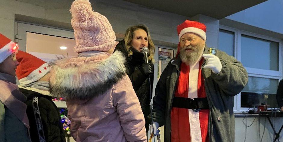 Mikołaj częstował słodkościami