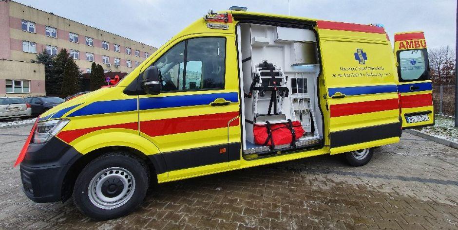 Mazowiecki Szpital Wojewódzki w Siedlcach otrzymał karetkę do przewozu pacjentów z covidem