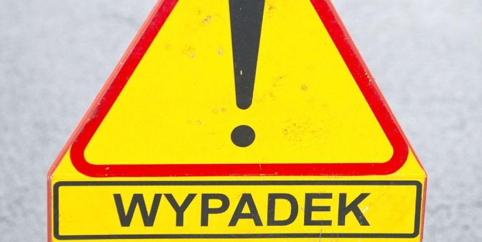 Czym się różni szary człowiek od celebryty? „Żałuję, że samochód nie wyhamował dopiero na pomniku Kaczyńskiego”