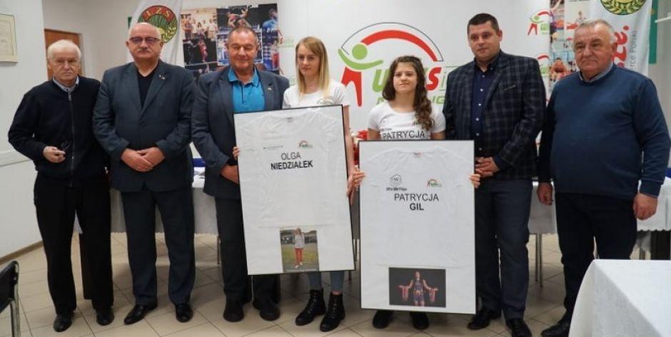 Patrycja Gil i Olga Niedziałek ze wsparciem sponsorów