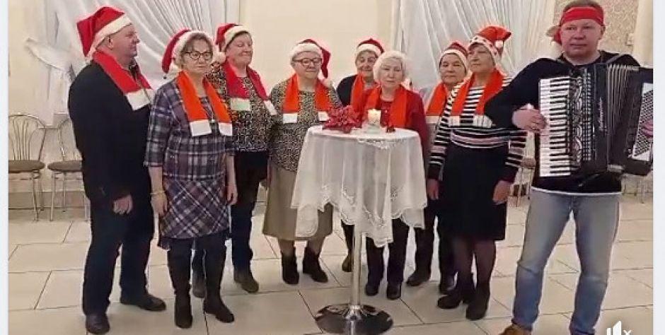 Śpiewają i życzenia składają - Grupa Śpiewacza Białki