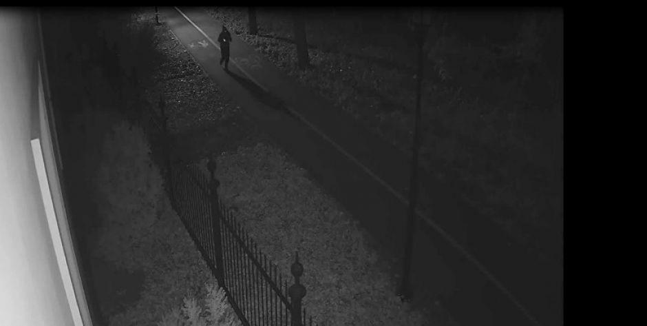Sprawa zabójstwa księdza - policja prosi osobę widoczną na nagraniu o pilny kontakt!