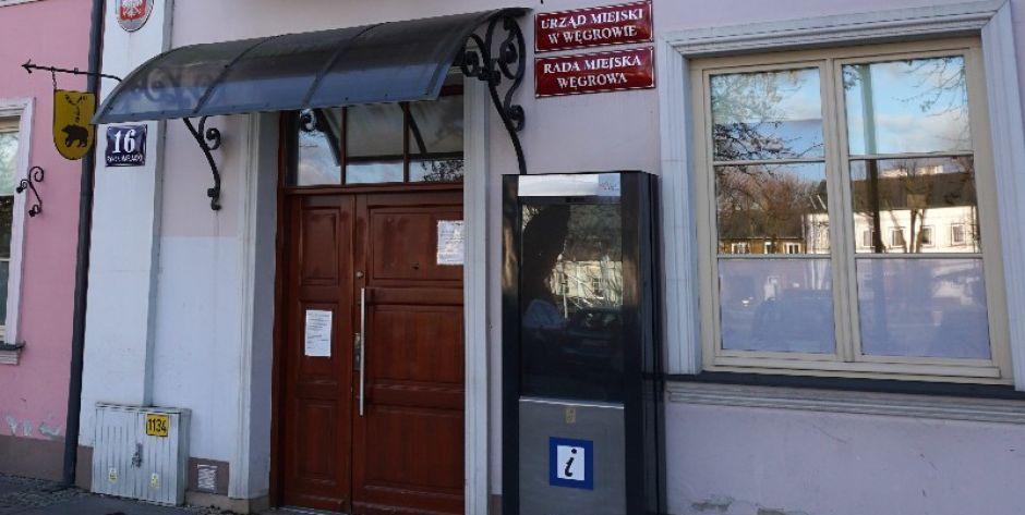 Urząd pracuje,  ale nieczynny dla interesantów