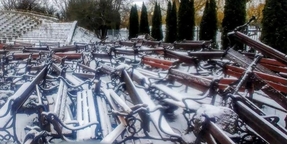 Grzegorz Orzełowski inicjatorem akcji „Przygarnij ławeczkę”. Radny Roman Ignaciuk: rozpoczęła się kampania wyborcza