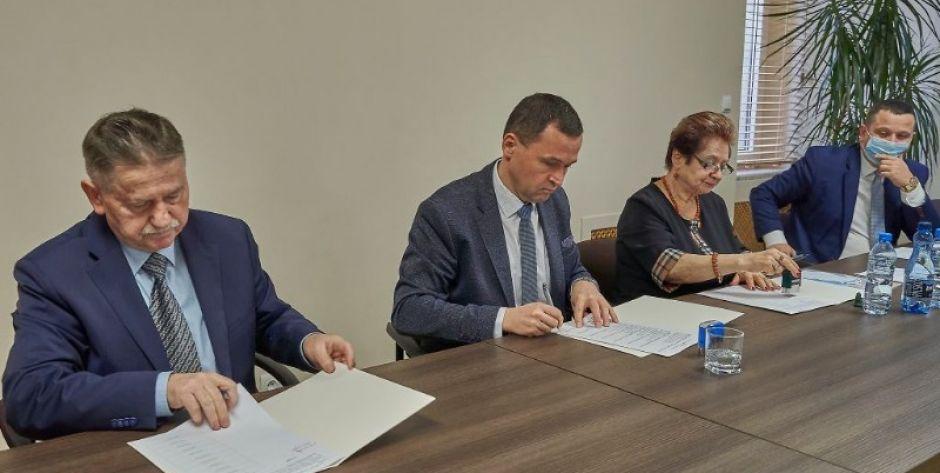 Starostwo przekazało gminom działkę przy składowisku odpadów w Woli Suchożebrskiej. Miasto Siedlce zostanie na lodzie? 