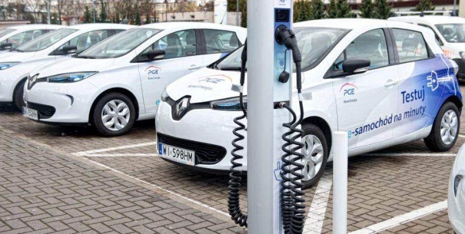 Ile samochodów elektrycznych jest w Siedlcach? 