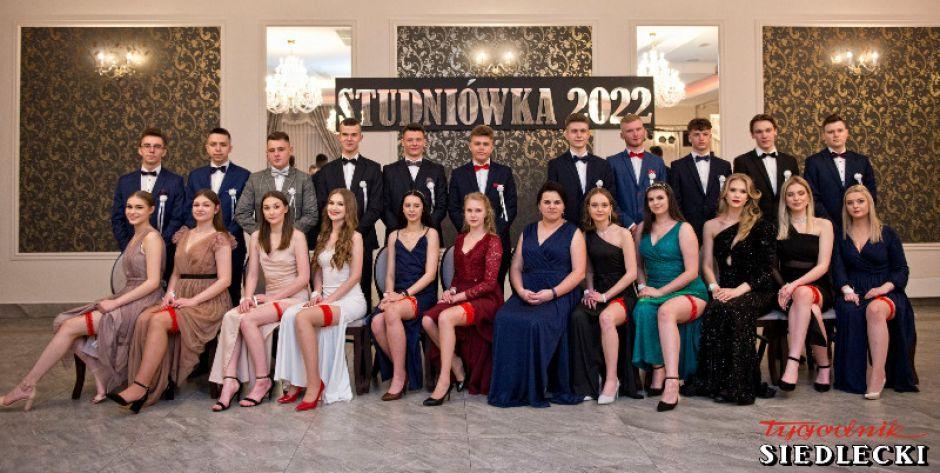 Studniówka w IV Liceum Ogólnokształcącym im. hetmana Żółkiewskiego 2022