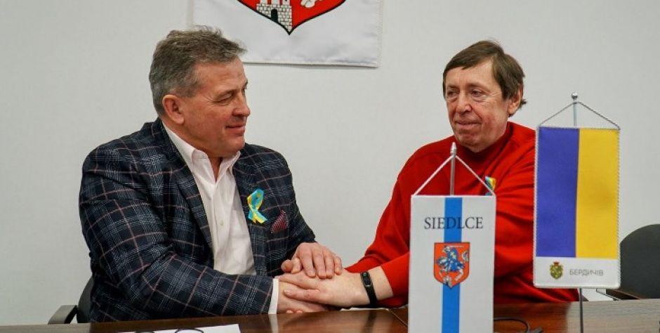 Twardzi faceci nie kryli łez - radny Berdyczowa w Siedlcach