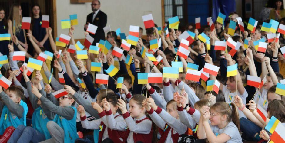 Szkoła Podstawowa nr 8 w Siedlcach zorganizowała koncert charytatywny dla Ukrainy