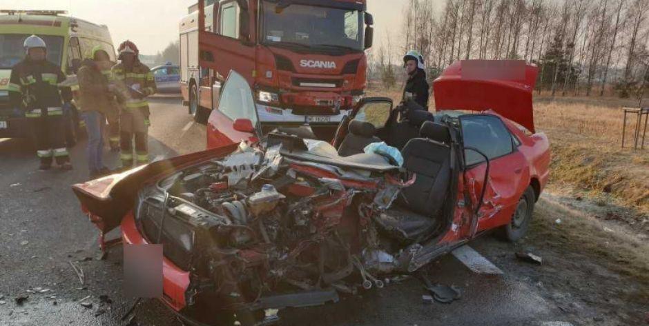 Poważne zderzenie na DW 801 w Oblinie