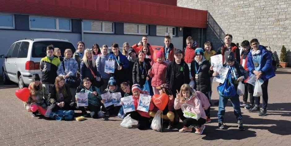 Wysyp medali Sekcji Pływackiej UKS 8 Siedlce w Łukowie
