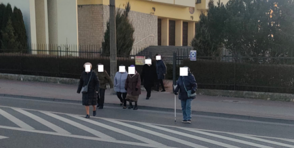 Siedlce: Piesi wychodzą z kościoła prostu na ulicę - „tak jest każdego dnia”