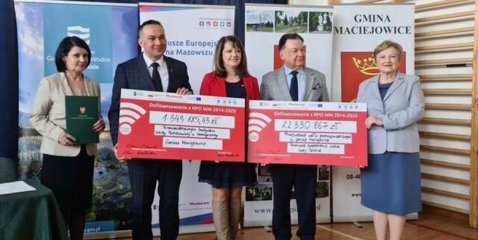 Maciejowice: Płynie strumień pieniędzy
