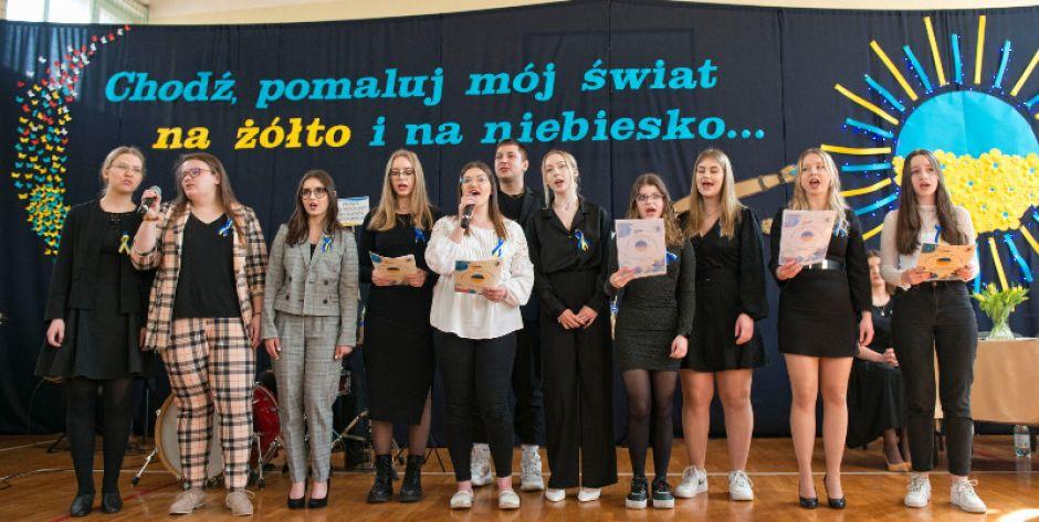Chodź pomaluj mój świat na żółto i na niebiesko - koncert charytatywny Ekonomik dla Ukrainy