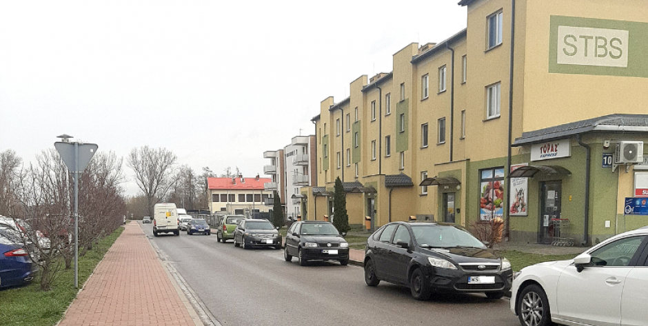 Część ulicy Gospodarczej w Siedlcach jest blokowana przez samochody. Będzie znak, czy nie będzie?