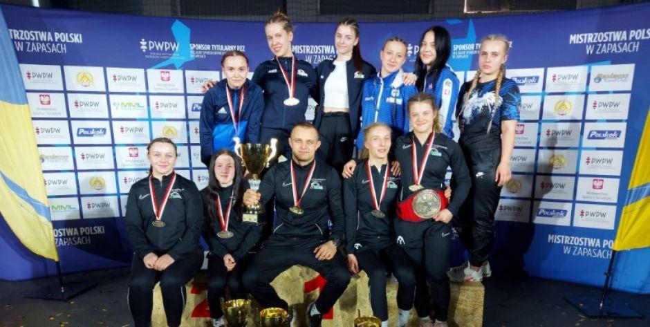 Zapaśnicze medale w Pelplinie. WLKS Nowe Iganie jednym z najlepszych klubów w Polsce
