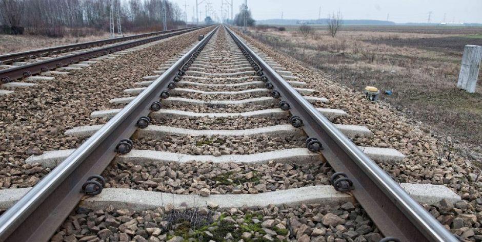 Pociąg potrącił 11-letnią dziewczynkę z Ukrainy. Zginęła na miejscu