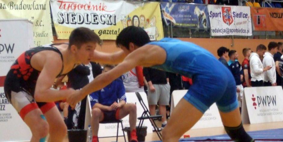 WLKS Nowe Iganie z czterema medalami Mistrzostw Polski zapasach w Siedlcach