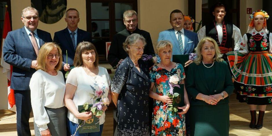 Rozdano srebrne pierścienie dla zasłużonych. Premier nie przyjechał