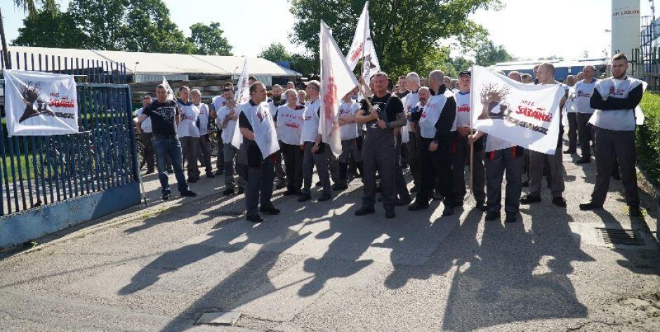 Pracownicy Altrad nie przerywają strajku