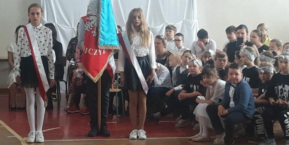 Zespół Szkół Niepublicznych w Borkach-Wyrkach w gminie Zbuczyn obchodzi 100-lecie swojego istnienia (galeria zdjęć)