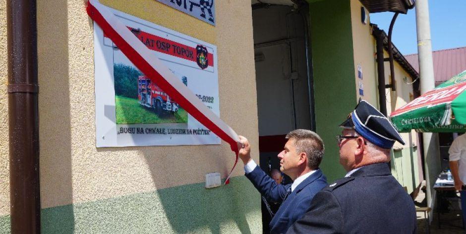 Jubileusz strażaków z Toporu. Nowy wóz bojowy, podziękowania i odznaczenia
