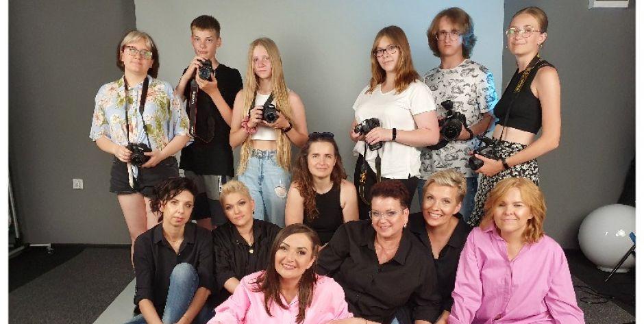 Sesja fotograficzna do charytatywnego kalendarza kobiet ze Stowarzyszenia RakOut
