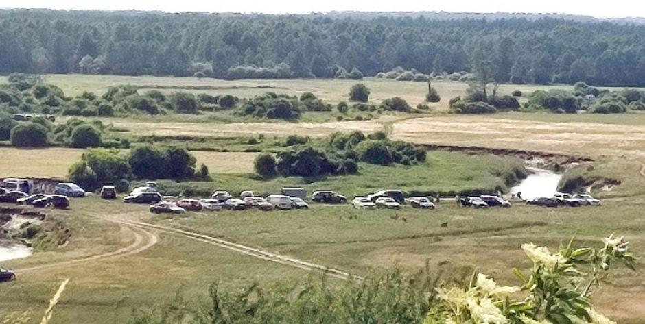 Najazd wczasowiczów to prawdziwa plaga - wypoczywający nad Liwcem łamią wszystkie reguły....