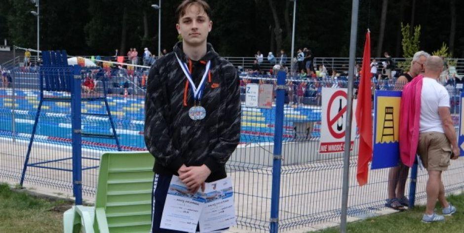 Niedościgniony w stylu grzbietowym
