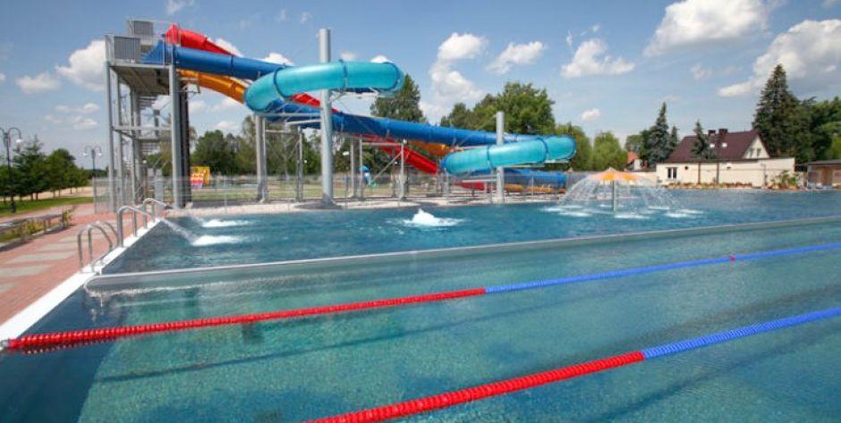 Woda w letniej pływalni „Delfin” w Łukowie już nadaje się do kąpieli