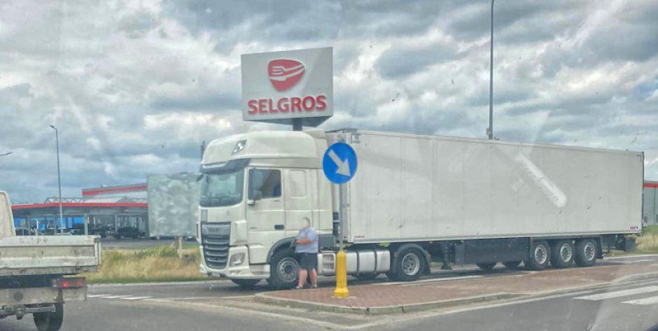 Zepsuła się ciężarówka. Na obwodnicy Siedlec tworzą się korki