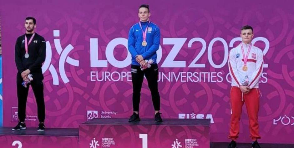 Dominik Grzęda z medalem Europejskich Igrzysk Akademickich w Łodzi 