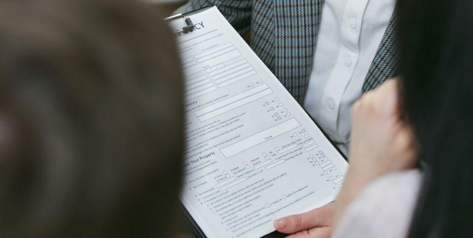 Terminowa i bezterminowa polisa na życie – którą wybrać?