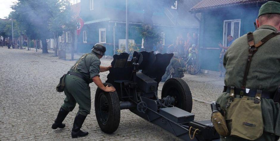 Dymy, strzały i wybuchy. Rekonstrukcja wyzwolenia Węgrowa przez Armię Krajową